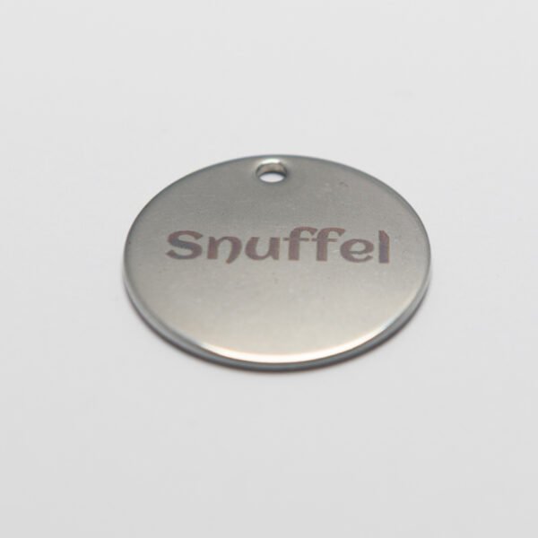 Hondenpenning rond snuffel